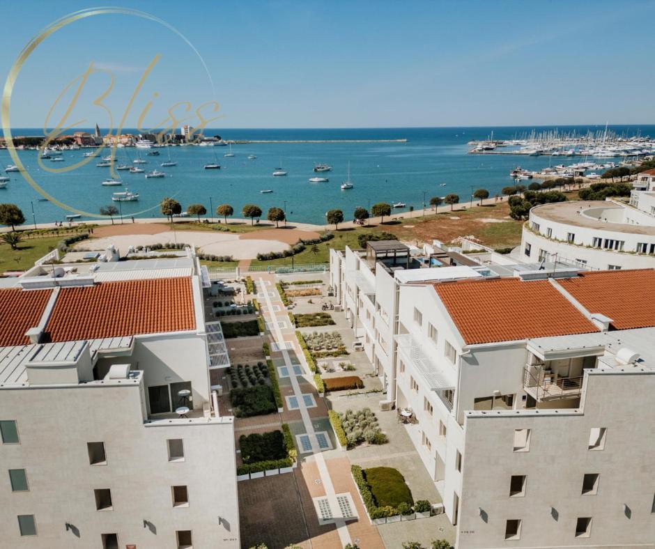 Supreme Apartment Bliss Umag Luaran gambar