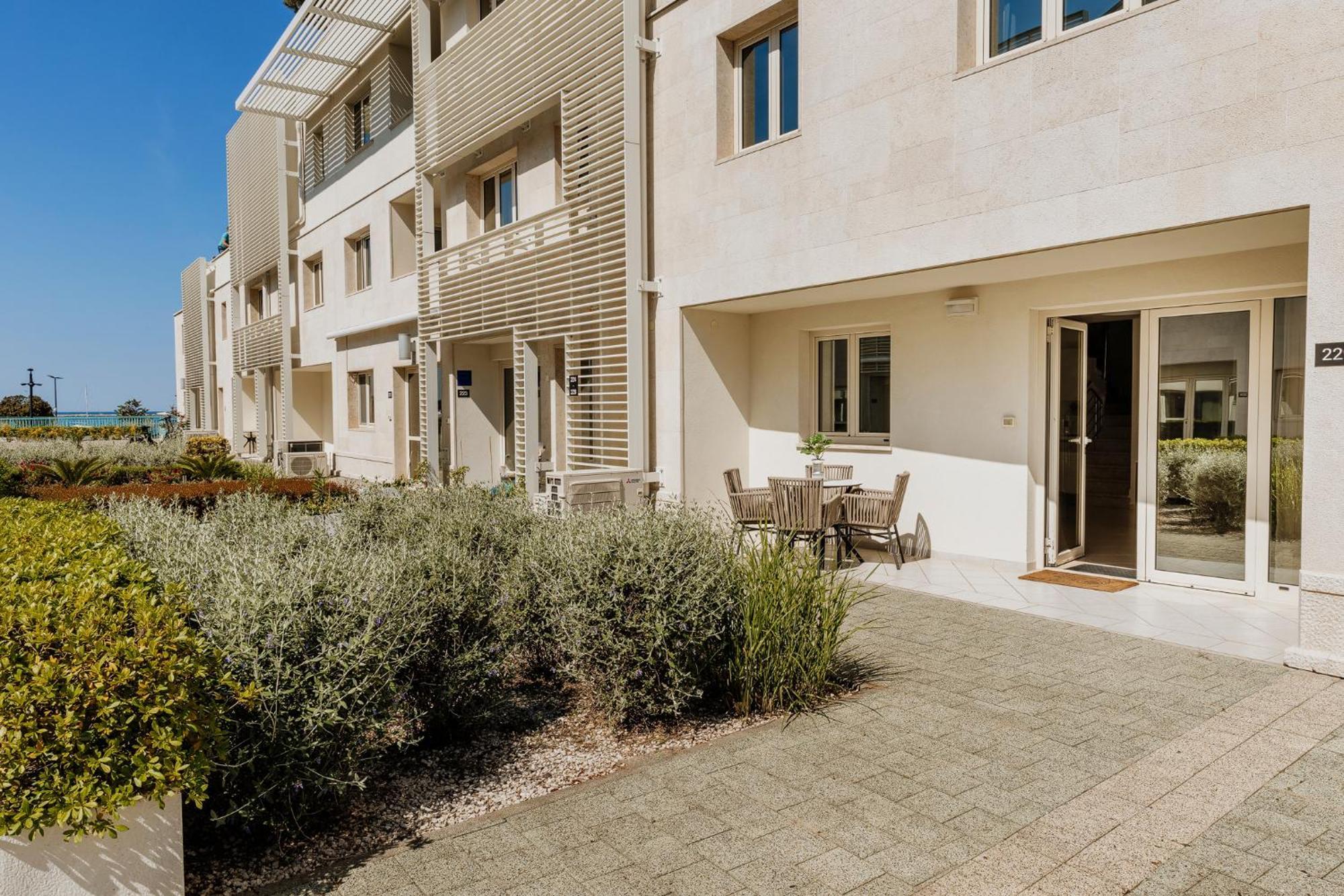 Supreme Apartment Bliss Umag Luaran gambar